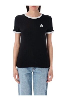 t-shirt-noir-a-col-rond-et-motif-floral