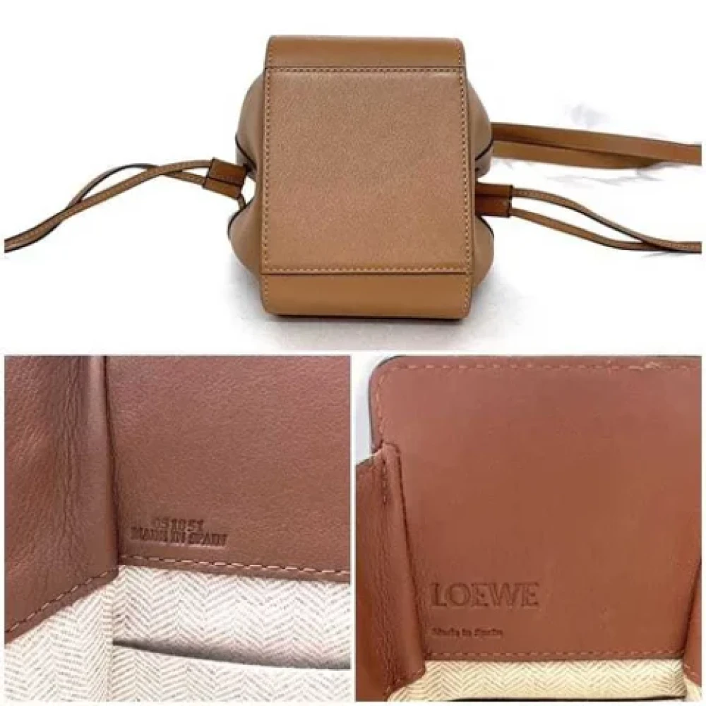 Loewe Pre-owned Fabric shoulder-bags Brown Dames