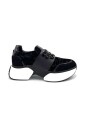 velvet-slip-on-sneaker-met-applicaties