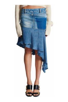 jupe-courte-asymetrique-en-denim