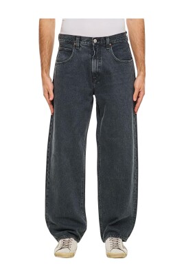 black-loose-fit-jeans