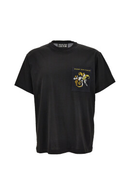 black-crew-neck-t-shirt