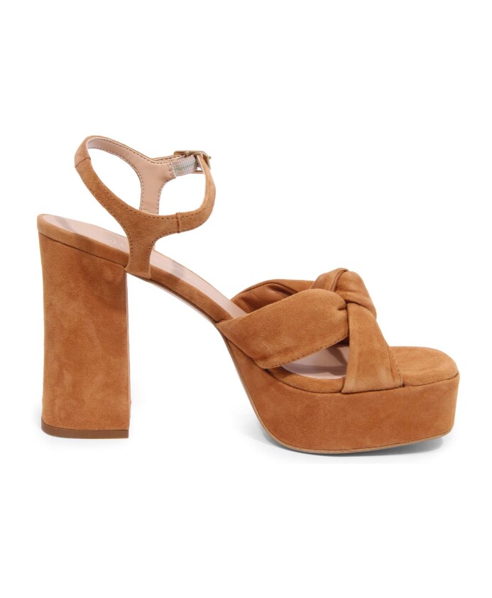 sandales-en-daim-avec-modele-cannelle