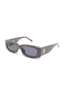 stylish-eyewear-with-protective-case