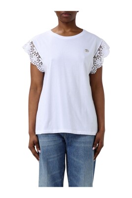 white-lace-trim-t-shirt