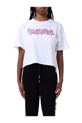 graphic-tee-for-women