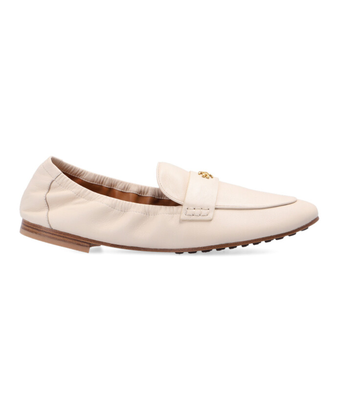 mocassins-creme-en-daim-logo-dore