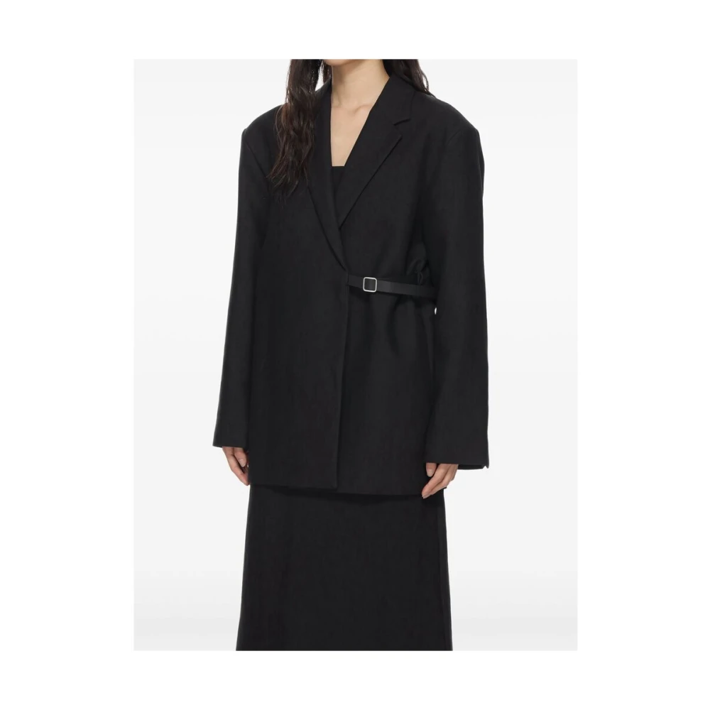 Studio Nicholson Zwarte Jas met Gesp Sluiting Black Dames
