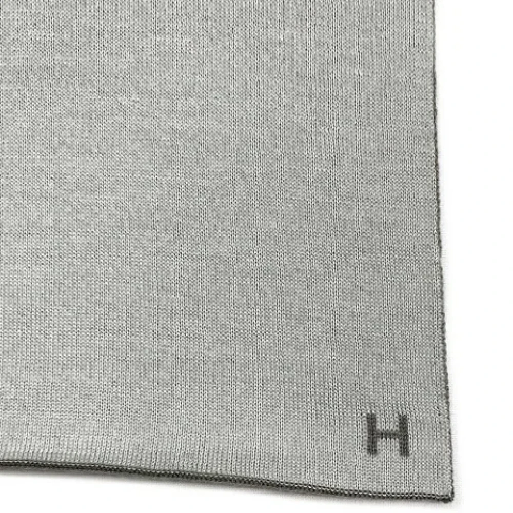 Hermès Vintage Pre-owned Silk scarves Gray Dames