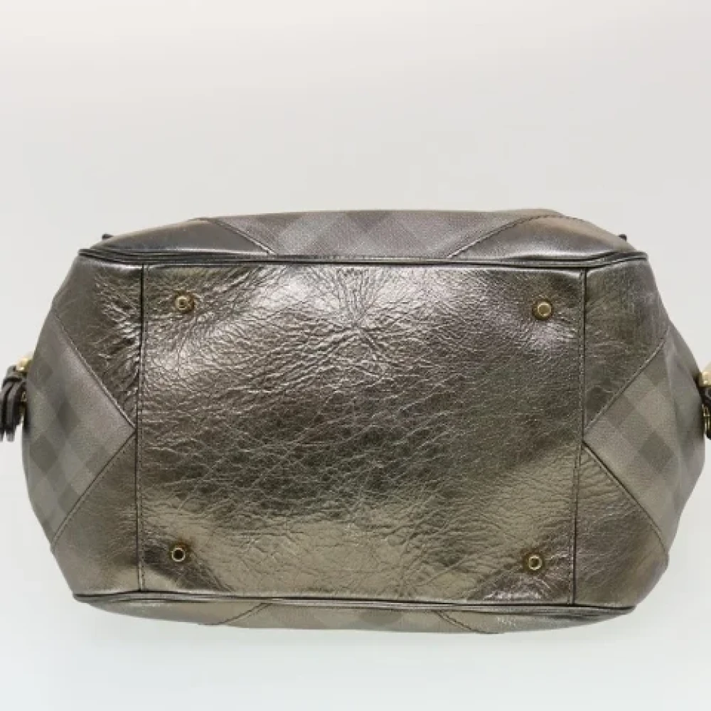 Burberry Vintage Pre-owned Leather shoulder-bags Gray Dames