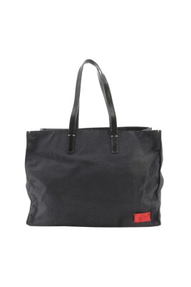 pre-owned-canvas-shoulder-bags