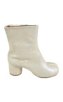 stylish-boots-for-men-and-women