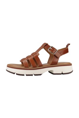 sandales-plates-a-lanieres