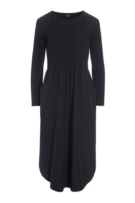 robe-en-popeline-a-smocks-noire