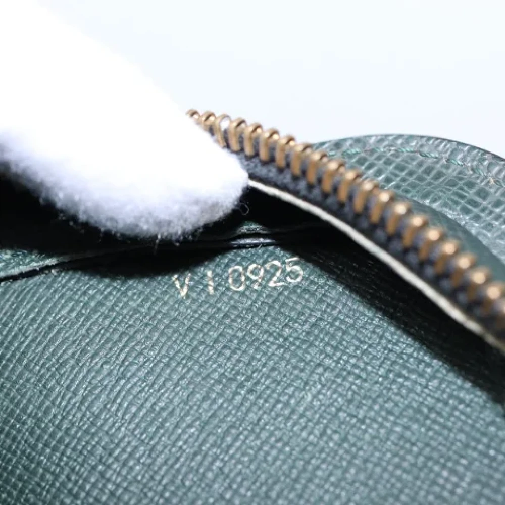Louis Vuitton Vintage Pre-owned Leather clutches Green Dames