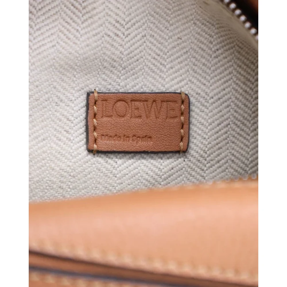 Loewe Pre-owned Leather handbags Brown Dames