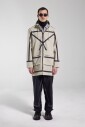 impermeable-impermeable-avec-des-rayures-reflechissantes