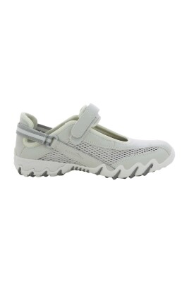baskets-blanches-pour-femme