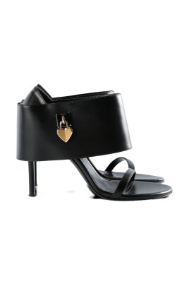 black-sandals-for-women