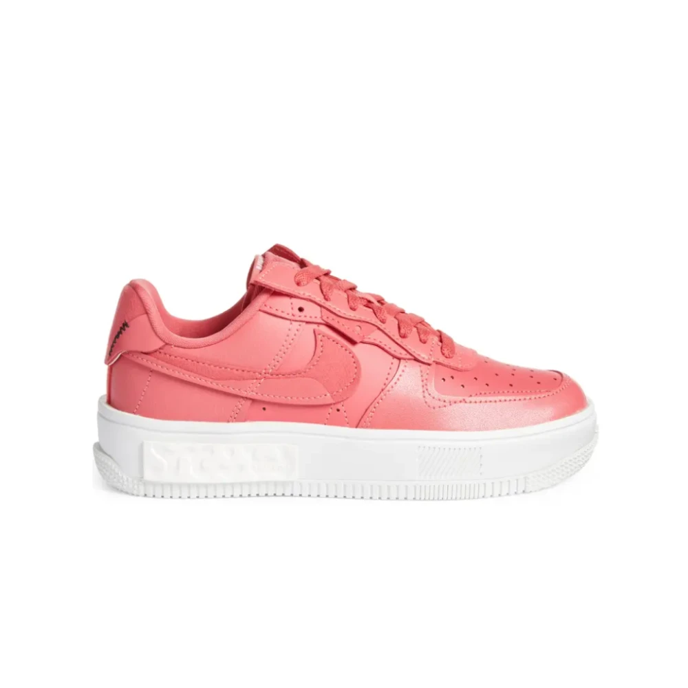 Nike - Shoes > Sneakers - Pink - Nike - Modalova