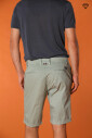 shorts-bermuda-chino-elegants-vert-clair