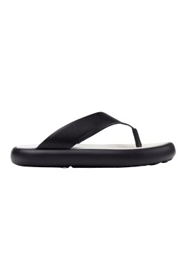 minimalist-leather-sandals-for-men