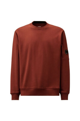 lens-detail-sweatshirt