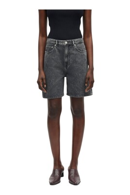 shorts-med-lag-midja-och-los-passform