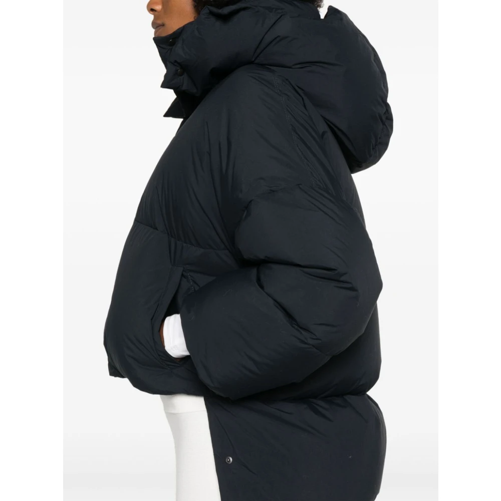 Alaïa Zwarte Gewatteerde Donsjas met Afneembare Capuchon Black Dames