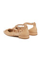 sandales-basses-beiges-avec-details-en-metal