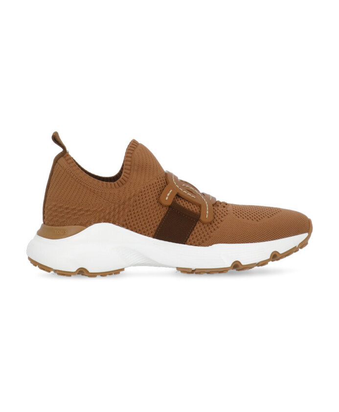 bruine-sneakers-met-leren-kettingdetail