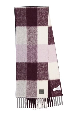 checked-scarf