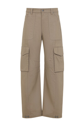pantalon-neutre-pour-confort-elegant