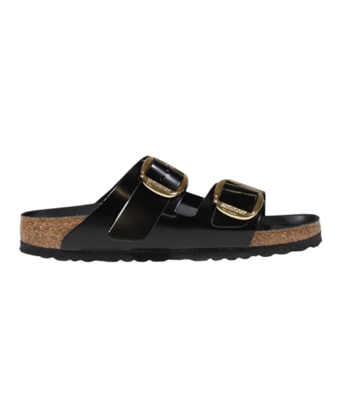 chaussons-noirs-en-cuir-avec-boucle