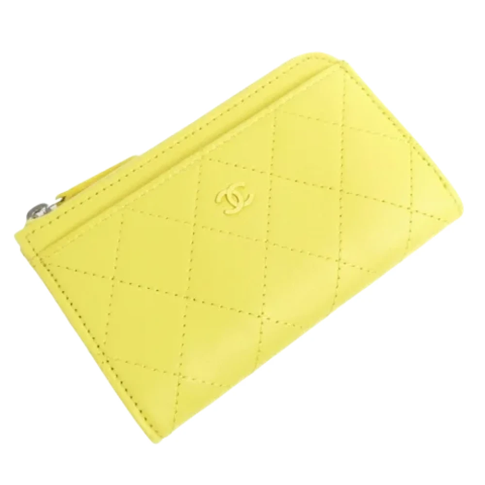 Chanel Vintage Pre-owned Leather home-office Yellow Dames
