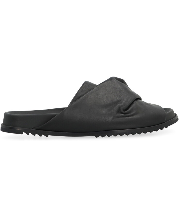 mules-en-cuir-avec-bout-rond