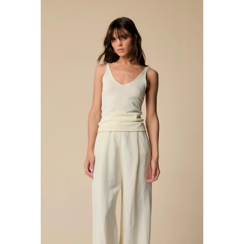 Kocca Stijlvolle mouwloze tops voor vrouwen Beige Dames