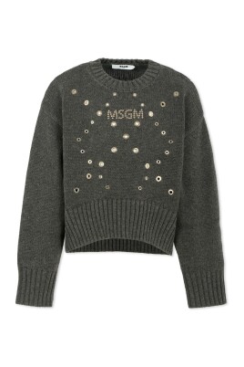 pull-gris-avec-col-rond-et-clous