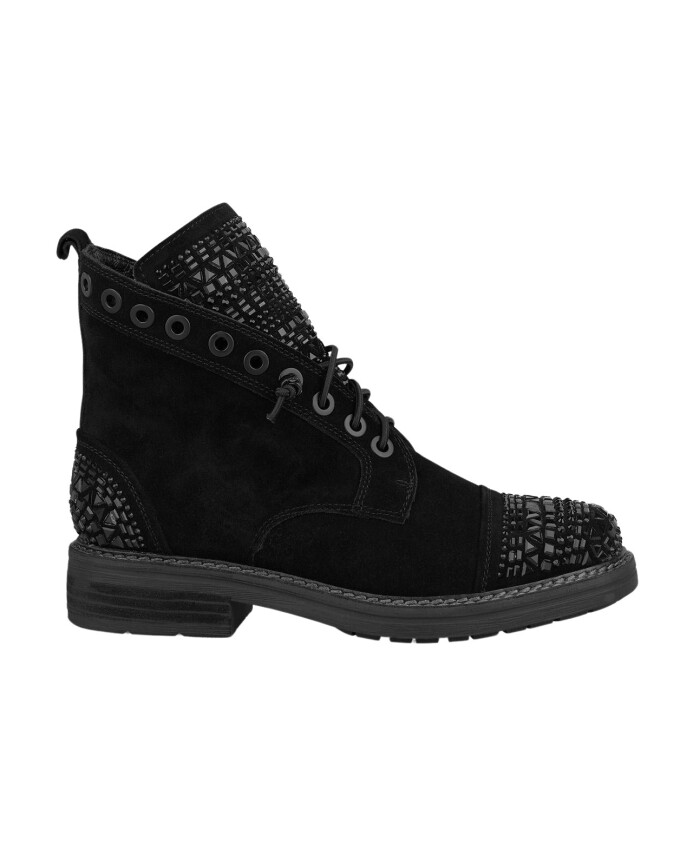 bottines-en-cuir-cloutees