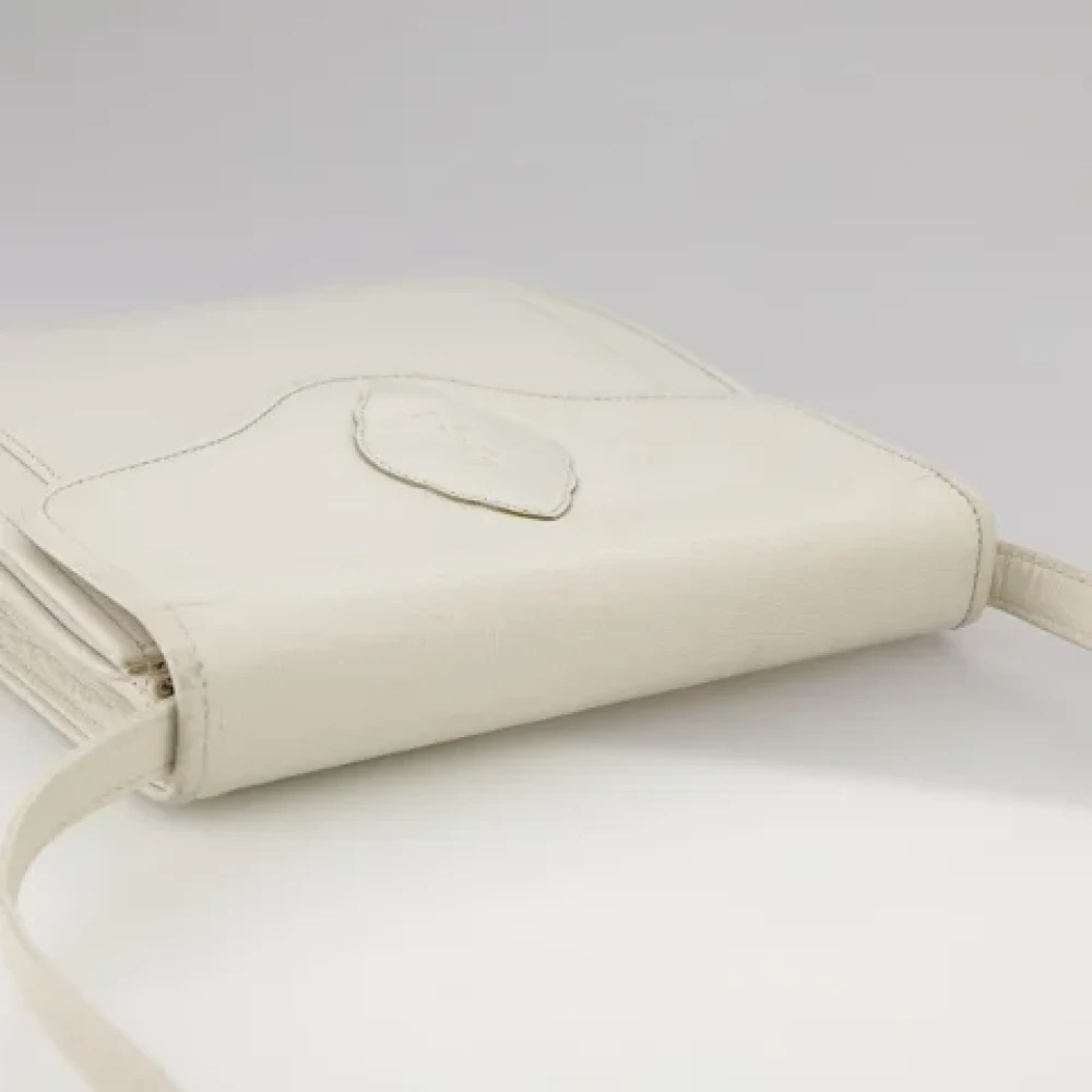 Saint Laurent Vintage Pre-owned Leather shoulder-bags White Dames