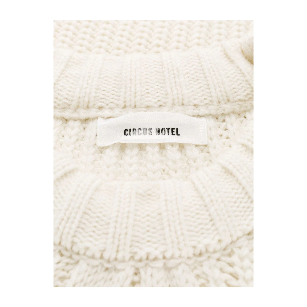 Circus Hotel Chunky Gebreide Wollen Trui Beige Dames
