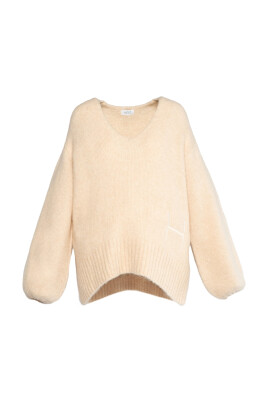 oversized-v-neck-sweater-summer-sand