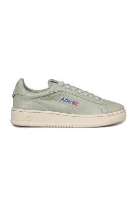 sneakers-en-cuir-vert-au-style-vintage