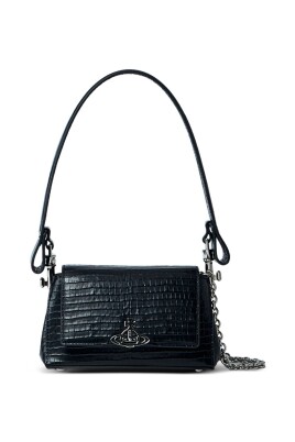 black-bags-for-a-stylish-look