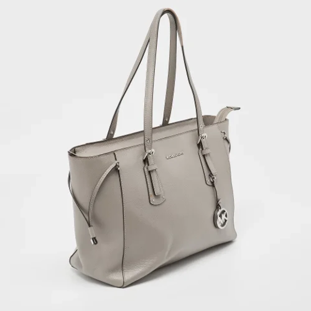 Michael Kors Pre-owned Leather totes Gray Dames