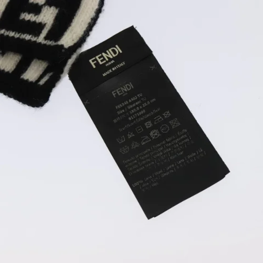 Fendi Vintage Pre-owned Wool scarves Black Dames