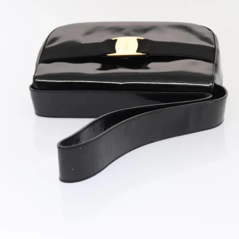 Salvatore Ferragamo Pre-owned Leather crossbody-bags Black Dames