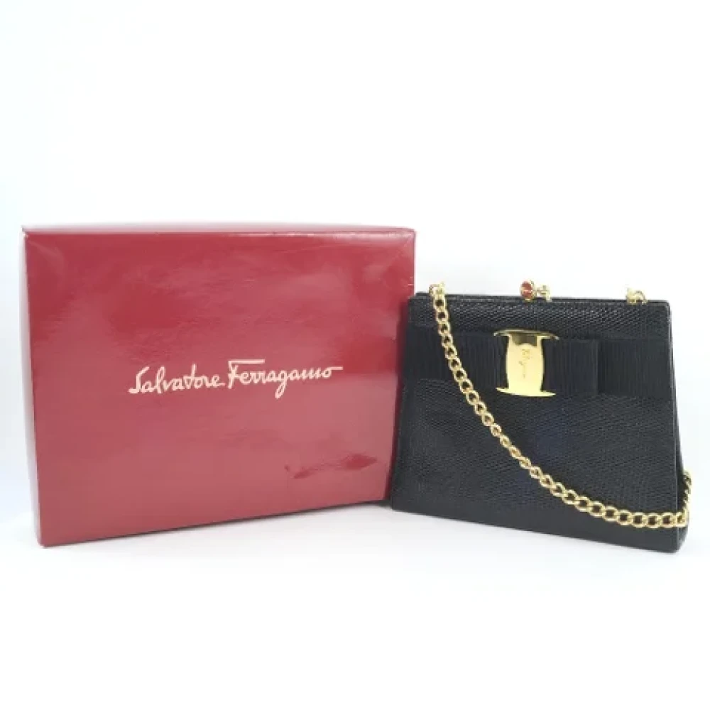 Salvatore Ferragamo Pre-owned Leather shoulder-bags Black Dames