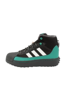 Superstar Winter Trek
