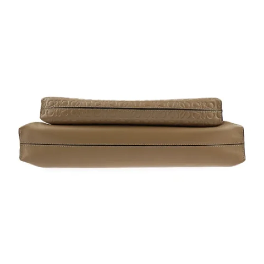 Loewe Pre-owned Fabric shoulder-bags Beige Dames